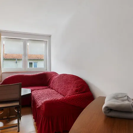 Yellow Apartment Miltenberg
